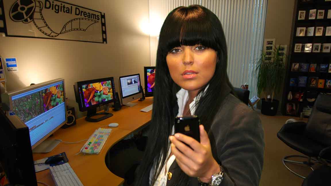 DDREAMS GREEN SCREEN